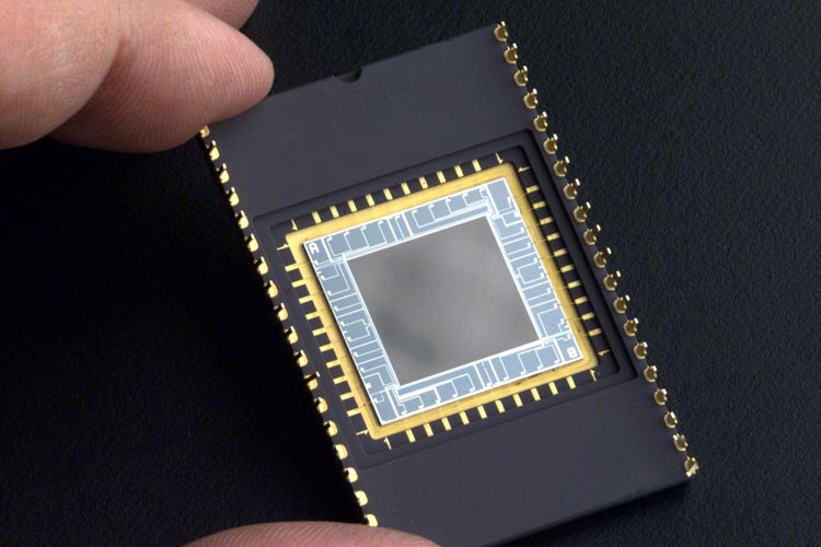 Charge-Coupled Devices Charge-Coupled Devices
