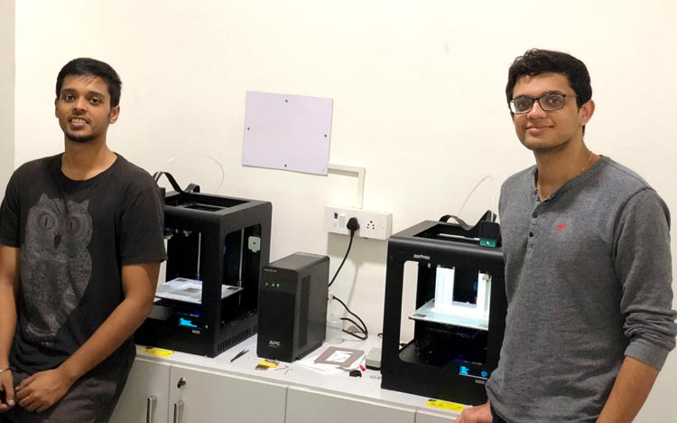 Log9 VP Kartik Hajela (Left) tells us how the EV’s of future will run on Water using their Metal-Air batteries Log9 VP Kartik Hajela (Left) tells us how the EV’s of future will run on Water using their Metal-Air batteries