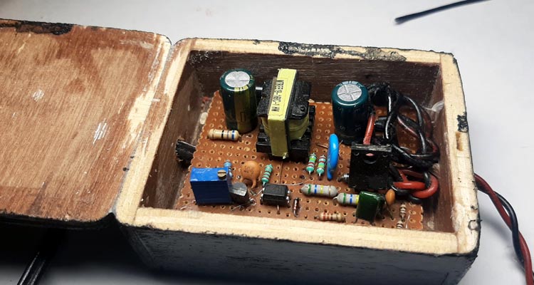 5V, 1A Adjustable SMPS Using a Dead Computer ATX Power Supply 5V, 1A Adjustable SMPS Using a Dead Computer ATX Power Supply