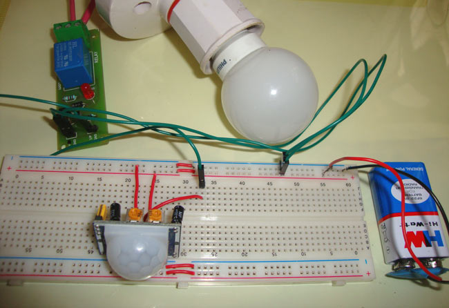 Automatic Room Lights using PIR Sensor and Relay Automatic Room Lights using PIR Sensor and Relay