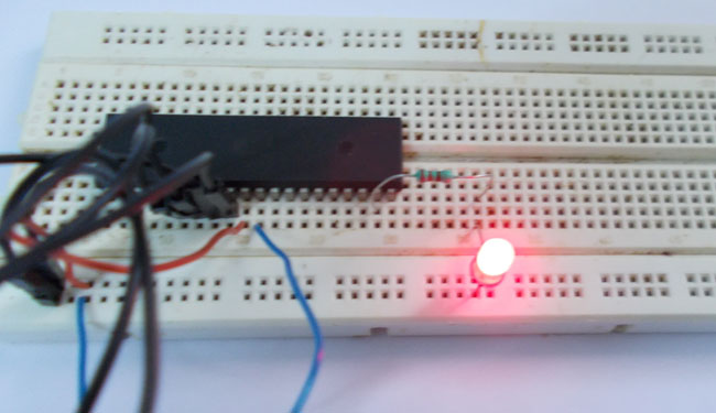 Blinking LED with ATmega32 AVR Microcontroller Blinking LED with ATmega32 AVR Microcontroller
