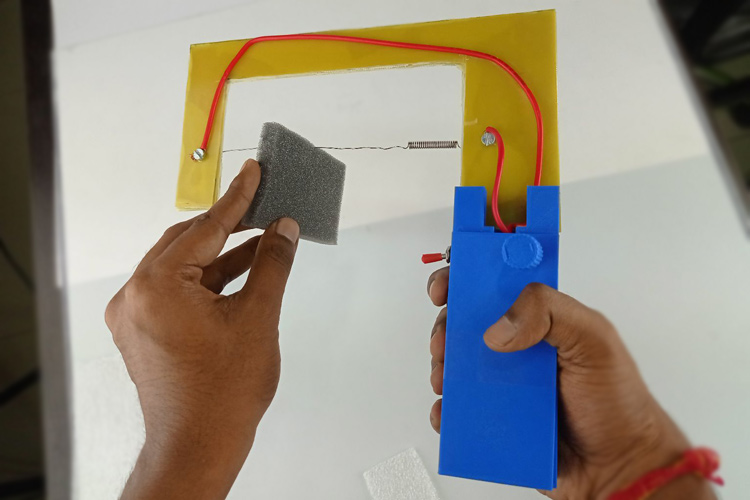 DIY Portable Hot Wire Foam Cutting Tool DIY Portable Hot Wire Foam Cutting Tool