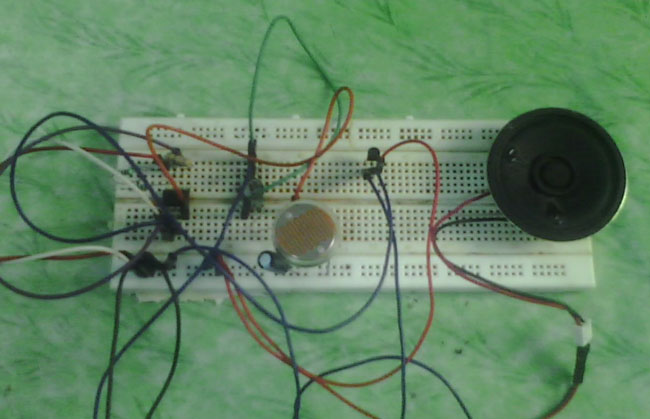 Dark Detector Alarm using 555 Timer IC and LDR Circuit Dark Detector Alarm using 555 Timer IC and LDR Circuit
