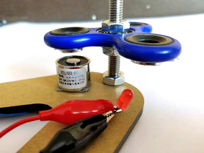 Fidget Spinner Electricity Generator Fidget Spinner Electricity Generator