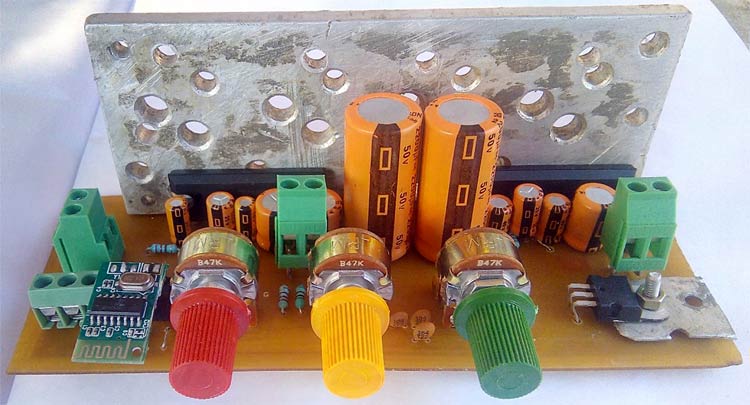 LA4440 Double IC Stereo Audio Amplifier LA4440 Double IC Stereo Audio Amplifier