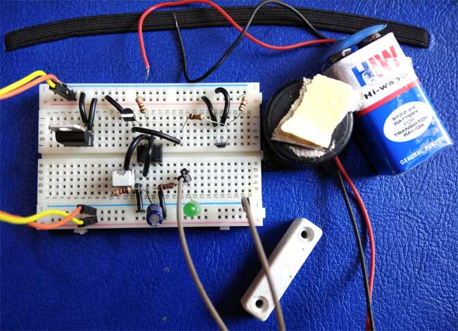 Magnetic Door Alarm Circuit using Hall sensor Magnetic Door Alarm Circuit using Hall sensor
