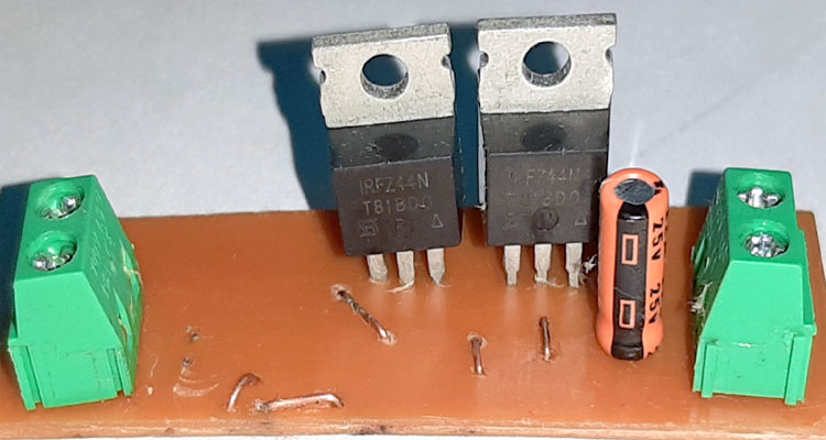 Reverse Polarity Protection Circuit using RT1720 Reverse Polarity Protection Circuit using RT1720