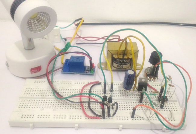 Electronic Circuit Breaker with High/Low Voltage Protection Electronic Circuit Breaker with High/Low Voltage Protection