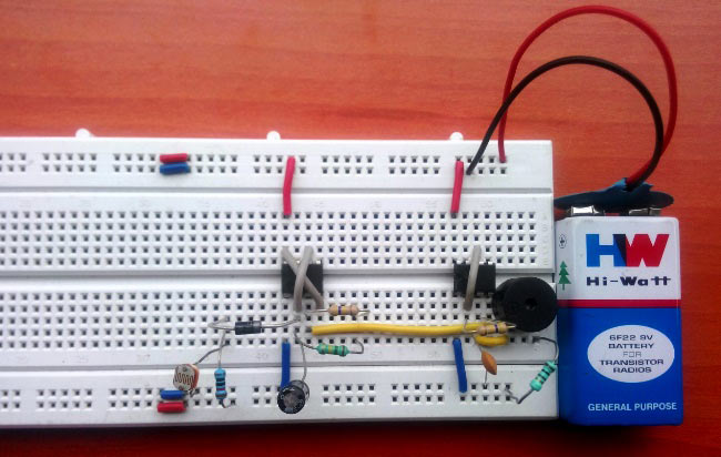 Fridge Door Alarm Circuit using 555 and LDR Fridge Door Alarm Circuit using 555 and LDR