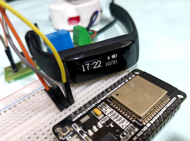 ESP32 BLE Client – Connecting to Fitness Band to Trigger Bulb ESP32 BLE Client – Connecting to Fitness Band to Trigger Bulb