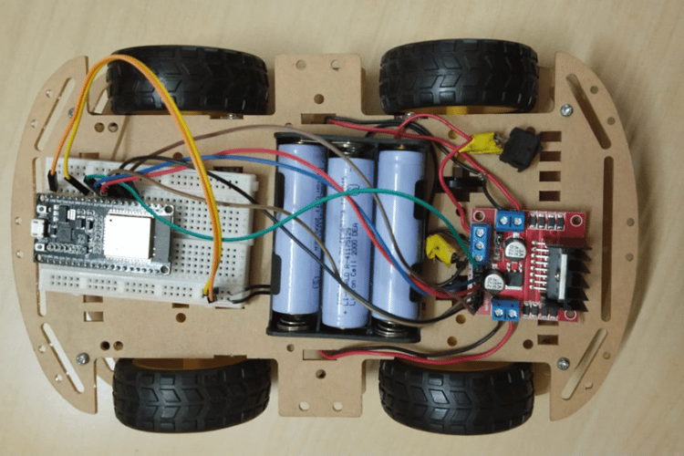 Mobile Control Car with ESP32CAM Mobile Control Car with ESP32CAM