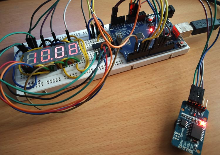 Multiplexing Four 7 Segment Displays using Arduino to Display Time Multiplexing Four 7 Segment Displays using Arduino to Display Time