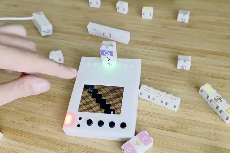 Bringing Programming to Life with Smart Building Blocks Bringing Programming to Life with Smart Building Blocks