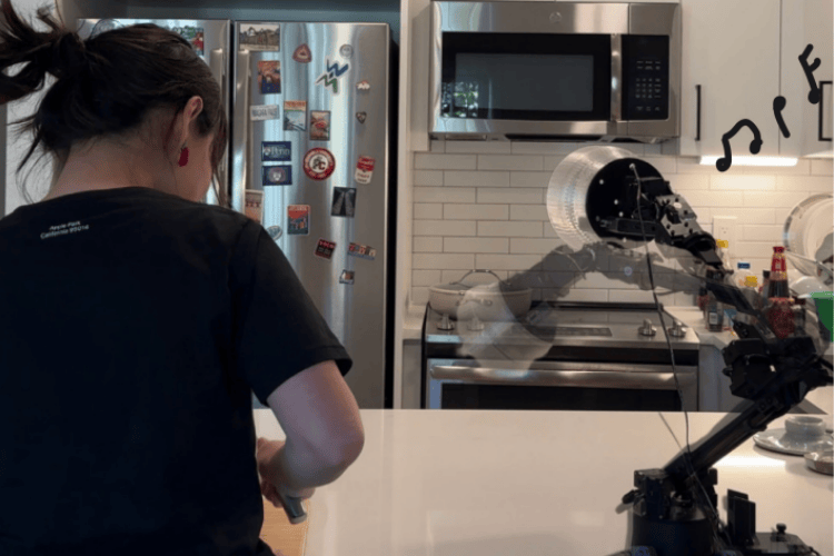 The Expressive Lamp-Like Robot That Communicates with Light, Gesture, and Touch The Expressive Lamp-Like Robot That Communicates with Light, Gesture, and Touch