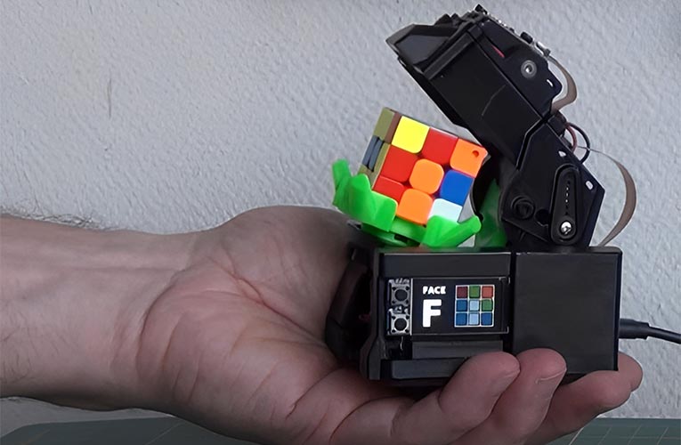 Smallest Rubik's Cube Solver Robot Smallest Rubik's Cube Solver Robot