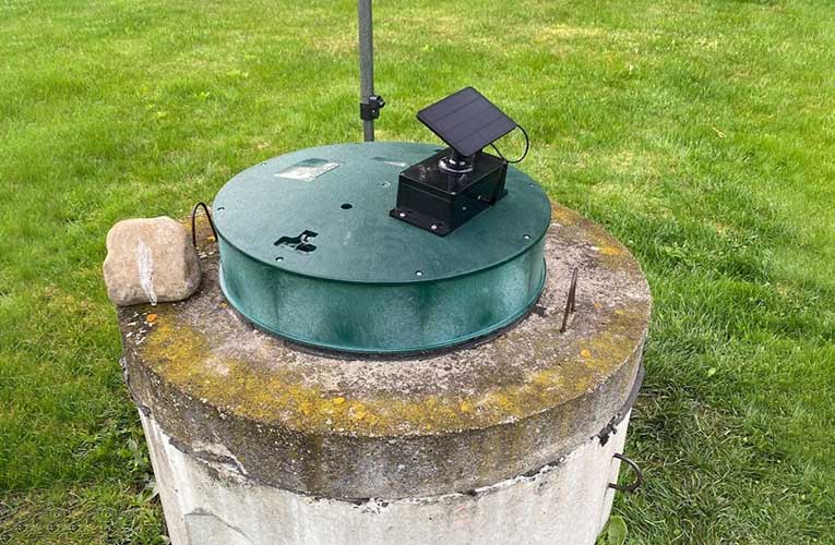 Solar-Powered Well Water Level Monitor Solar-Powered Well Water Level Monitor