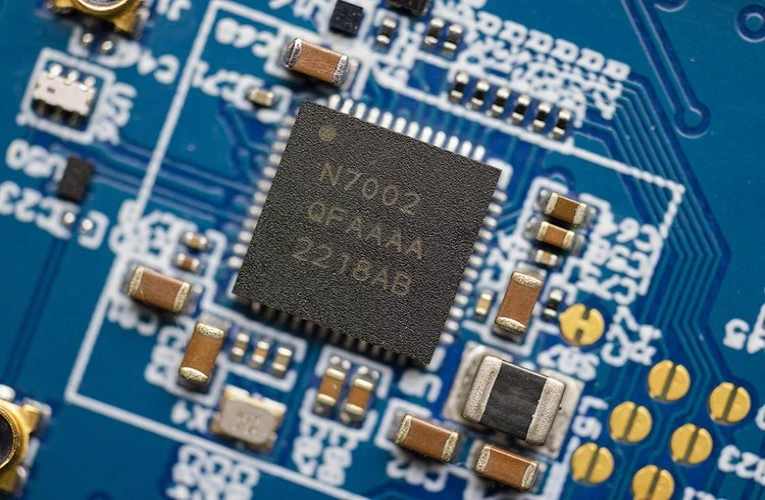 Dual-Band Wi-Fi 6 Companion IC Dual-Band Wi-Fi 6 Companion IC