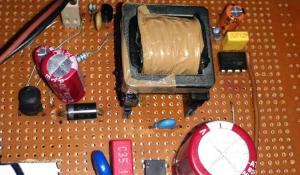 12V 1A Power Supply Circuit Design using VIPer22A