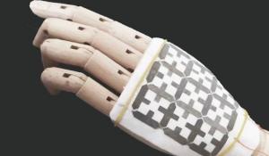 Self-Powered Bionic Droplet Sensor Enhances Robotic Perception